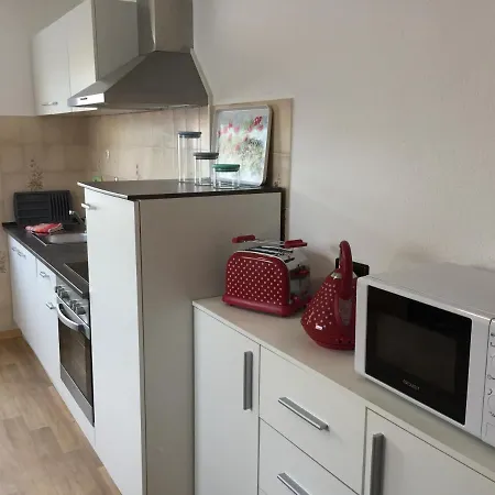 Mimi Souterrainwohnung Lejlighed *